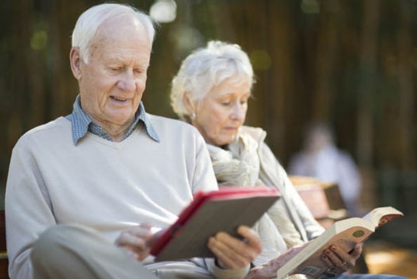 Orang lanjut usia lebih memilih banyak membaca