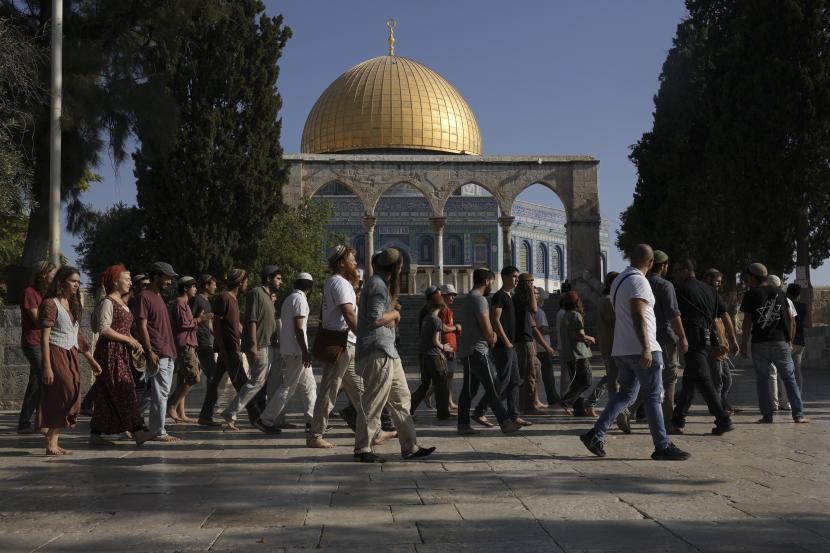 Ilustrasi Yahudi fanatik serbu Masjid Al Aqsa. Kelompok Yahudi ekstrem menyerang Masjid Al Aqsa dan jamaah Muslim 