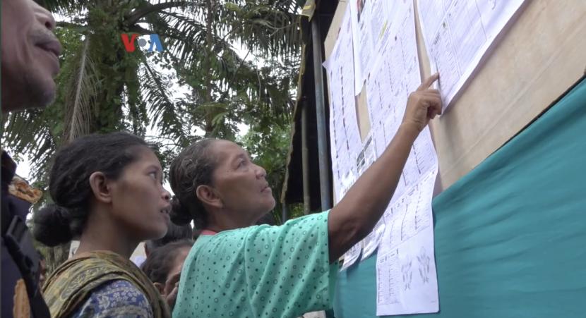 Orang Rimba yang tinggal di pedalaman hutan di provinsi Jambi, kebingungan untuk memilih dalam pemilu 2024.