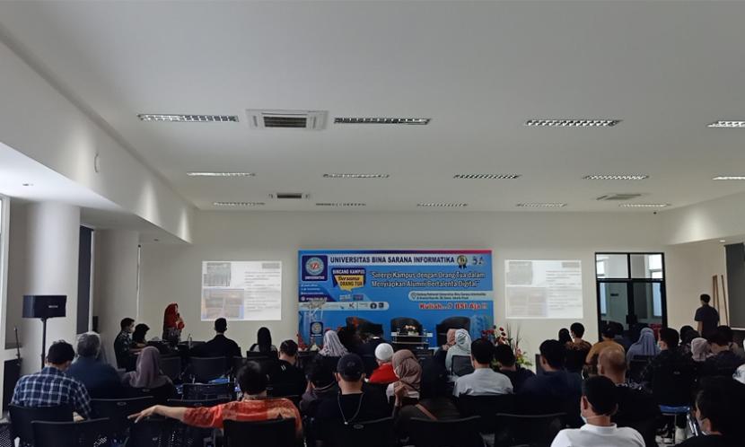  Orang tua calon mahasiswa baru (camaba) Universitas BSI (Bina Sarana Informatika) kampus Dewi Sartika B, Jakarta Timur, akan hadir di acara Bincang Kampus Orang Tua (BKOT) guna melakukan persiapan perkuliahan. 