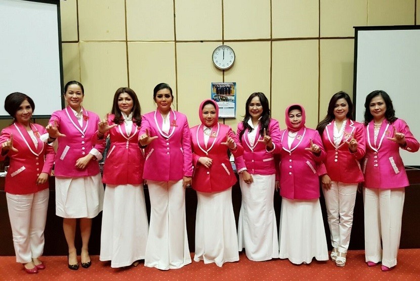 Organisasi Perhimpunan Perempuan Lintas Profesi Indonesia (PPLIPI) usai menggelar rapat pleno membahas program prioritas organisasi 