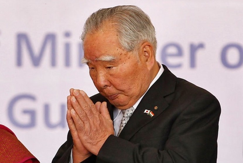 Osamu Suzuki mundur dari jabatan CEO. 