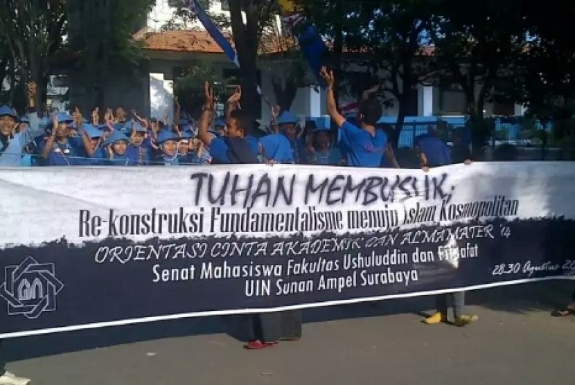 Ospek mahasiswa baru Fakultas Ushuluddin dan Filsafat Universitas Islam Negeri (UIN) Sunan Ampel, Surabaya.