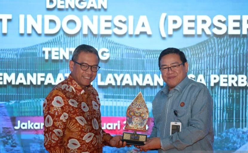 Otorita Ibu Kota Nusantara (OIKN) menggandeng PT Bank Rakyat Indonesia Tbk Persero untuk menerapkan digitalisasi perbankan di ibu kota baru itu seiring visi mewujudkan kota cerdas.