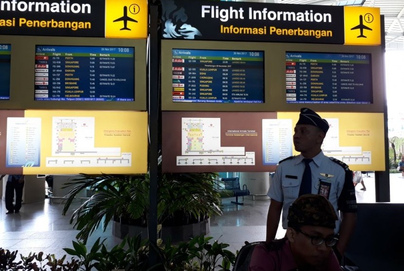 Otoritas Bandara Internasional I Gusti Ngurah Rai memastikan seluruh penumpang rute internasional dan domestik yang sempat tertunda setelah erupsi ketiga Gunung Agung Sabtu (25/11) malam telah diberangkatkan Ahad (26/11) pagi. 