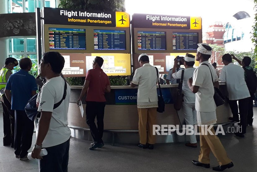 Otoritas Bandara Internasional I Gusti Ngurah Rai memastikan seluruh penumpang rute internasional dan domestik yang sempat tertunda setelah erupsi ketiga Gunung Agung Sabtu (25/11) malam telah diberangkatkan Ahad (26/11) pagi.