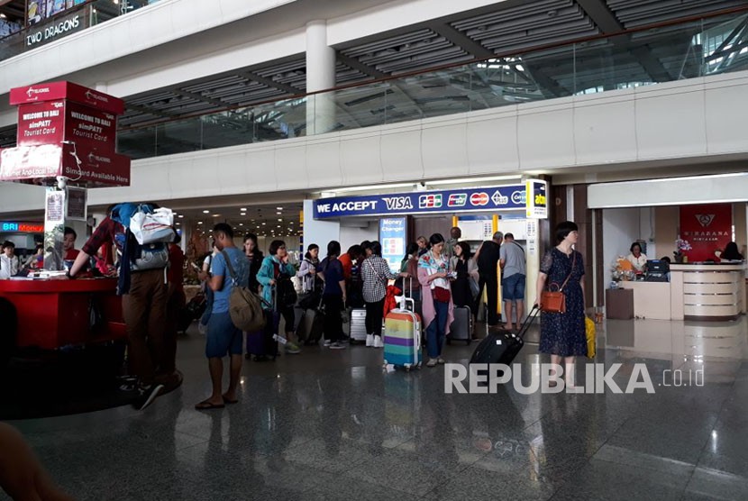 Otoritas Bandara Internasional I Gusti Ngurah Rai memastikan seluruh penumpang rute internasional dan domestik yang sempat tertunda setelah erupsi ketiga Gunung Agung Sabtu (25/11) malam telah diberangkatkan Ahad (26/11) pagi.