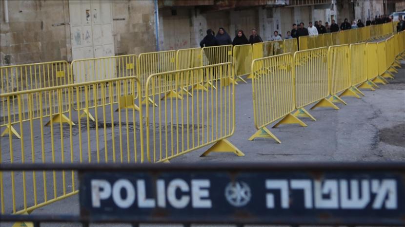 Otoritas Israel menutup Masjid Ibrahimi yang menjadi titik konflik di kota Hebron, Tepi Barat. 