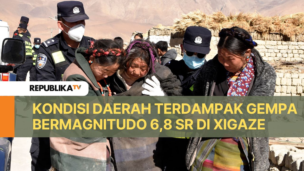 Otoritas melakukan penyelamatan bagi para korban yang selamat setelah gempa bumi di Kotapraja Dingri Changsuo di Xigaze, Tibet.