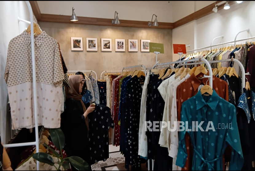 Outlet Butik Dama Kara di Jl Gandapura Kota Bandung