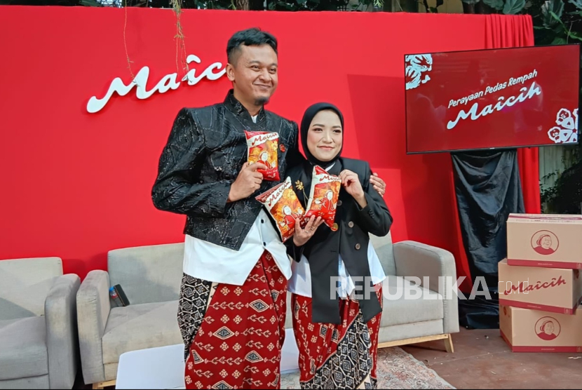 Owner Maicih, Bob Merdeka (kiri,red)