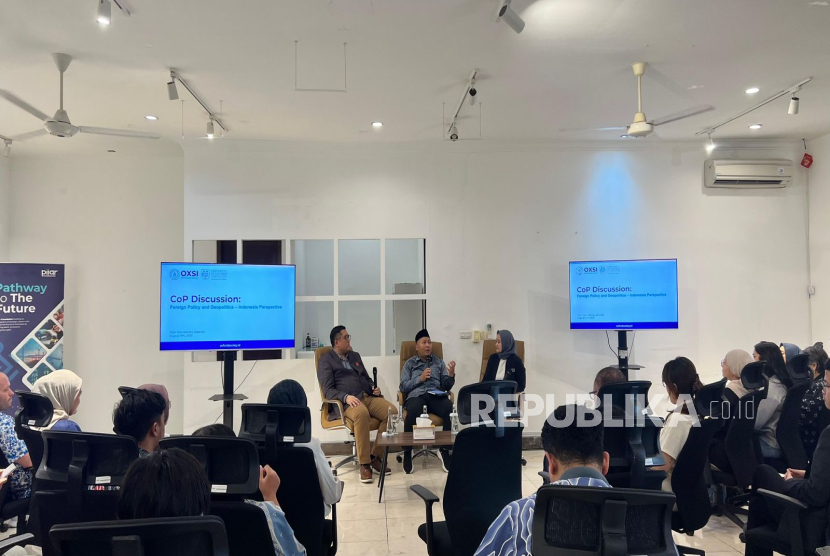 Oxford Society Indonesia (OXSI) mengadakan Community of Practice (CoP) Discussion Series on Foreign Policy and Geopolitics – Indonesia Perspective bekerja sama dengan Pijar Foundation. 