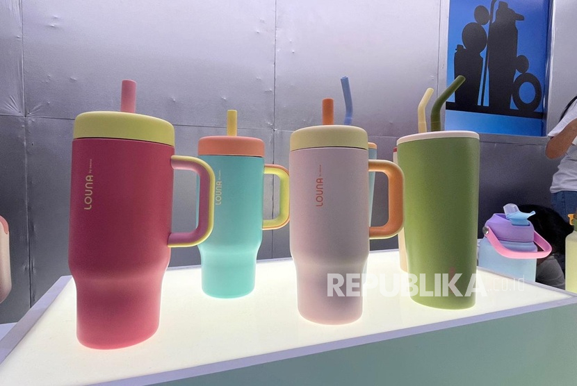 Oxone, brand perlengkapan rumah tangga yang telah dikenal luas, meluncurkan lini produk terbaru bertajuk Louna. Louna hadir sebagai respon terhadap meningkatnya kebutuhan akan botol minum yang praktis, aman, dan tampil menarik.