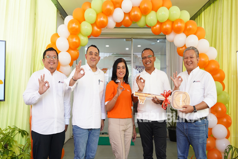 Oxygen.id, layanan internet berbasis fiber optic dari PT Mora Telematika Indonesia Tbk (Moratelindo) meresmikan kantor cabang baru di Kota Cirebon, Jawa Barat.