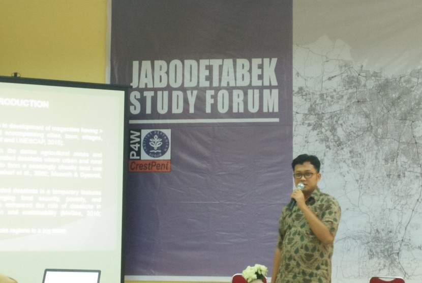 P4W LPPM IPB menggelar Jabodetabek Study Forum Discussion Series “, Senin (9/4) bertempat di Aula Ahmad Baehaqie, P4W LPPM IPB, Kampus IPB Baranangsiang.