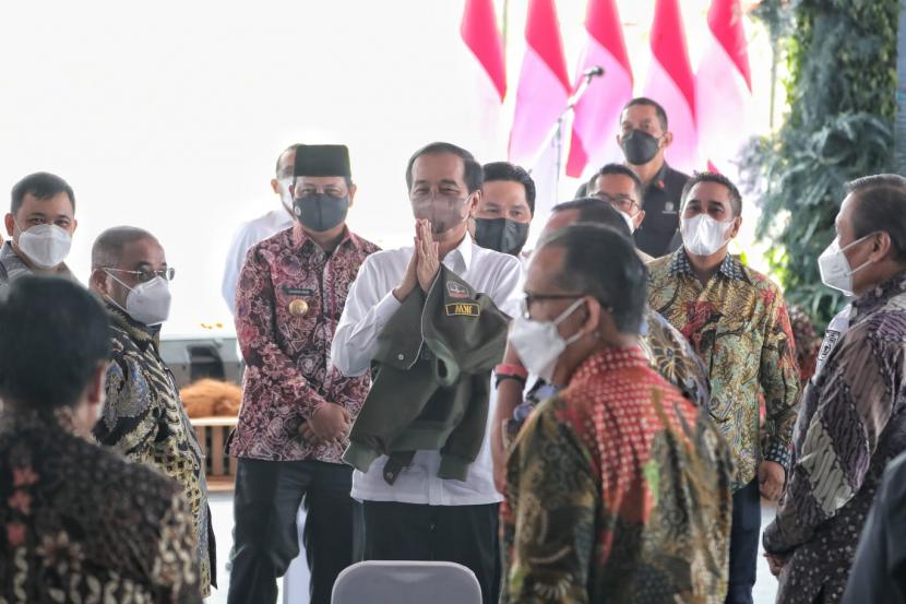 Pabrik biodiesel di Desa Sei Dua Kabupaten Tanah Bumbu Kalsel mendapatkan apresiasi langsung dari Presiden RI Jokowi. Pasalnya selain dapat memperkuat ketahanan energi nasional serta menghemat devisa negara juga bakal mampu membuka lapangan kerja baru.