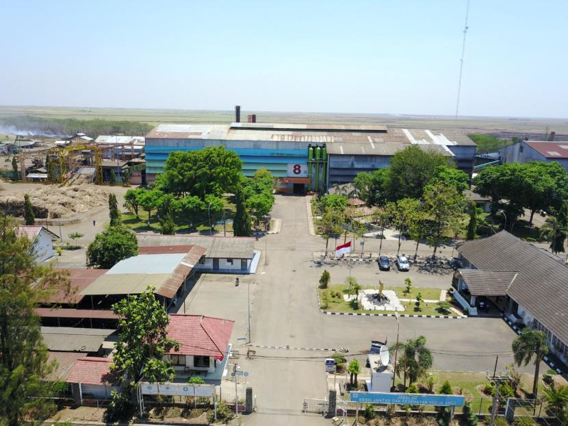 Pabrik dan produk PT Rajawali Nusantara Indonesia (Persero) atau RNI.