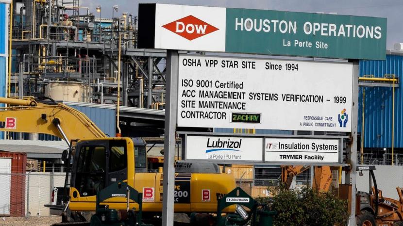 Kebocoran Bahan Kimia di Texas, Dua Pekerja Meninggal . Pabrik Dow Chemical di La Porte, Texas, Amerika Serikat (AS). Kebocoran gas menyebabkan dua pekerja meninggal.