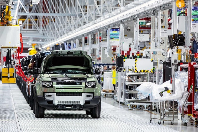 Pabrik tempat pembuatan Land Rover Defender yang merupakan ikon dari Land Rover di Slovakia.