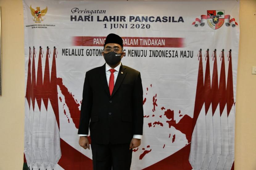 Pada 1 Juli 2020, usia Kepolisian Republik Indonesia (Polri) genap 74 tahun. Di usia yang terbilang sudah dewasa, Wakil Ketua MPR Jazilul Fawaid mengucapkan selamat Hari Bhayangkara ke-74. Politisi PKB itu berharap agar Polri lebih bekerja untuk rakyat, utamanya di era pandemi.