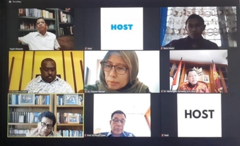 Pada 14 Juni 2020, pukul 13.00 - 15.30 WIB, melalui saluran video interaktif Zoom Meeting, berlangsung acara Dialog bertema ”Menakar Masa Depan Papua
