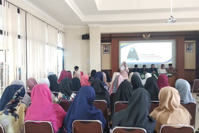 Pada Ahad (6/10), para Penerima Manfaat (PM) Bakti Nusa menggelar talkshow kepemudaan “How To Be An Inspiring Leader” dengan tema “Berprestasi untuk Negeri, Wujudkan Magelang Gemilang”. Acara ini dihelat di Rektorat Universitas Muhammadiyah Magelang. 