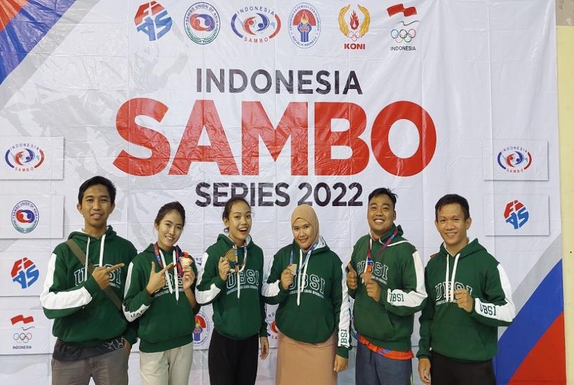 Pada ajang Sambo Series 1 yang telah digelar pada tanggal 19-20 Maret 2022 di Gor Kelapa Gading, Jakarta Pusat, mahasiswa Universitas BSI berhasil meraih 2 medali emas. 