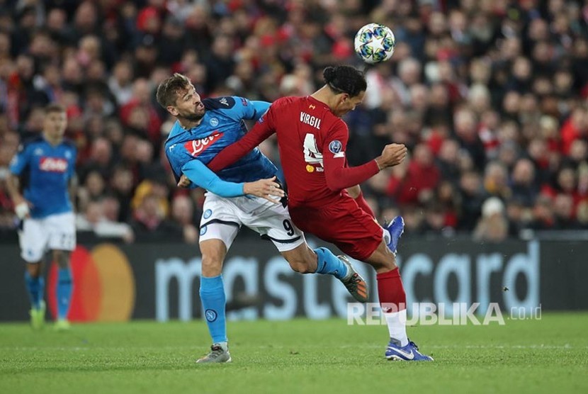 pada laga Liga Champions Grup E antara Liverpool melawan Napoli di Anfield, Liverpool, Kamis (28/11) dini hari. 