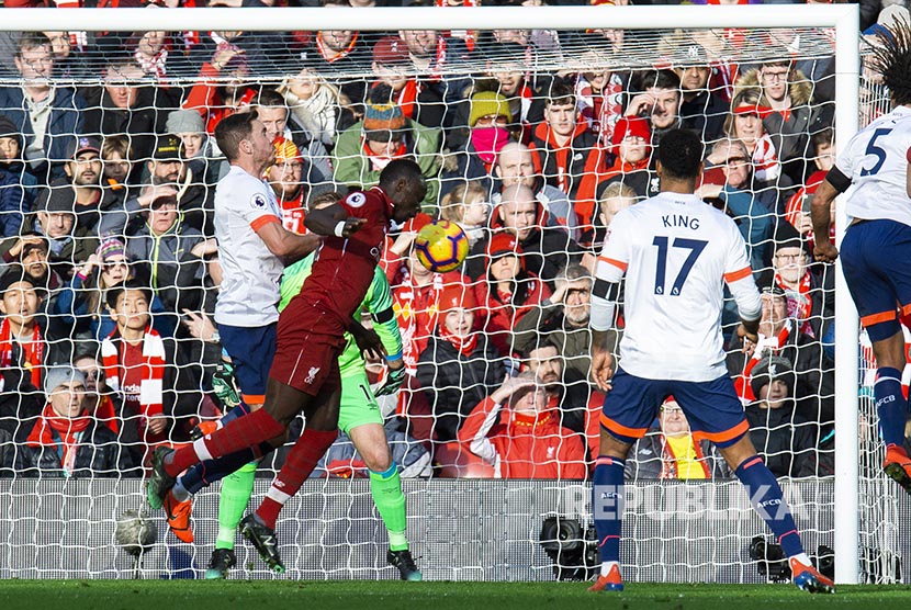 pada pertandingan Liga Inggris antara Liverpool melawan Bournemouth di Anfield Stadium, Liverpool, Sabtu (10/2).