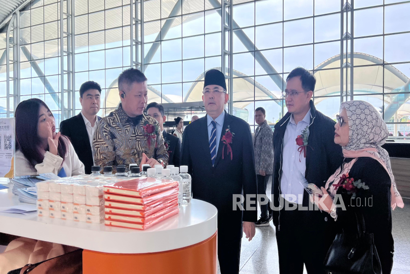 Pada tanggal 12 Desember 2024, telah resmi dibuka Pusat Layanan Investasi dan Stasiun Konsultasi China - Indonesia Two Countries, Twin Park di Terminal 2 Keberangkatan Internasional Bamdar Udara Baiyun, Guangzhou, China.