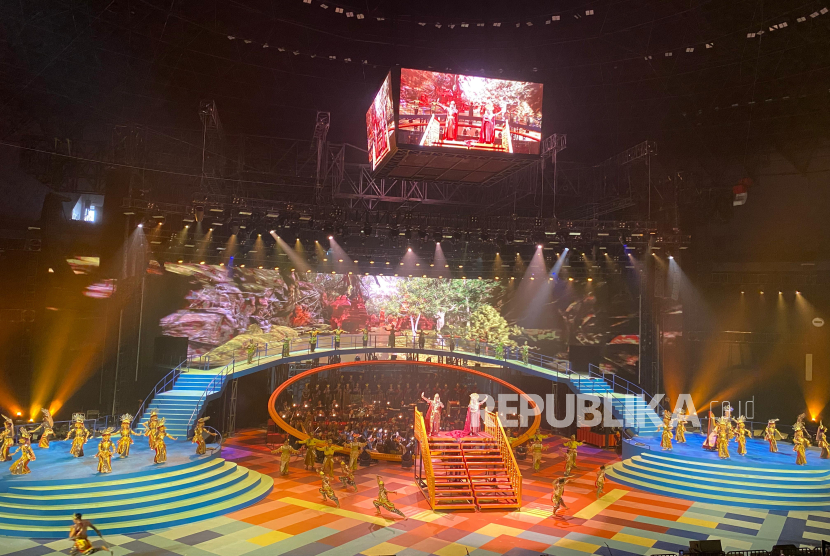 Pagelaran Sabang Merauke The Indonesian Broadway bertema Hikayat Nusantara yang digelar di Indonesia Arena, Jumat (22/8/2025).