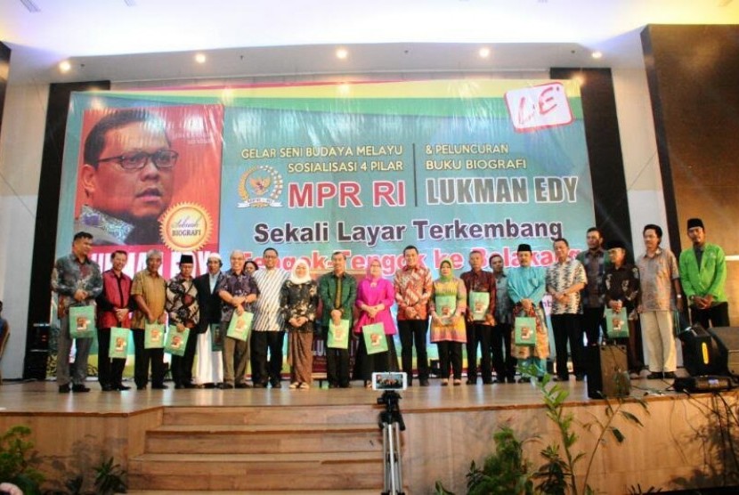 Pagelaran Seni Budaya Melayu dalam rangka Sosialisasi Empat Pilar MPR RI di Pekanbaru.