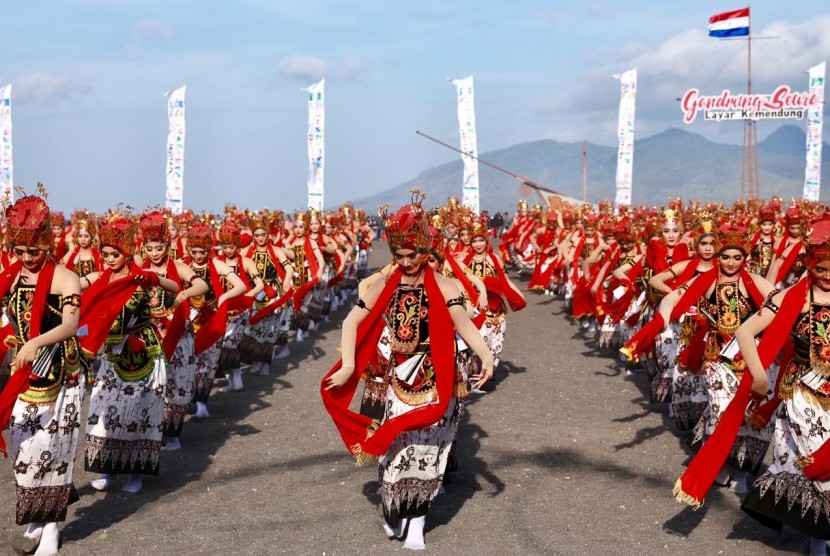 Pagelaran seni kolosal Banyuwangi Gandrung Sewu. 