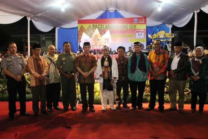 Pagelaran wayang golek di Serang.