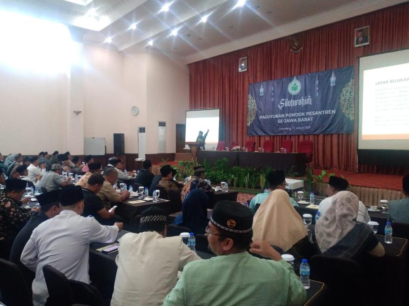 Paguyuban Pondok Pesantren di Jawa Barat (Jabar) mendeklarasikan dukungan terhadap pasangan calon presiden dan wakil presiden nomor urut 02