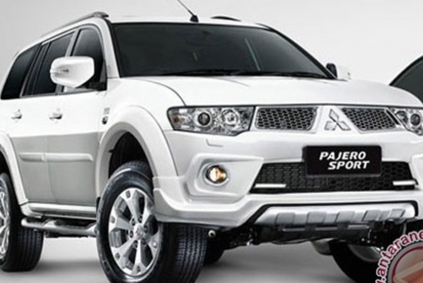 Pajero Sport Dakar Hi-Power 4x4 Limited 5 A/T.