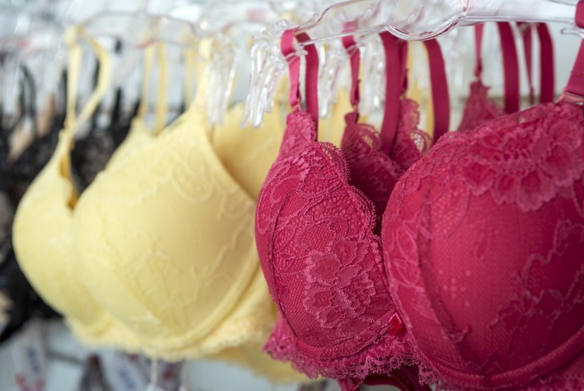 Dari pemakaian bra yang benar, seseorang bisa mengetahui tanda awal kanker payudara. (ilustrasi)
