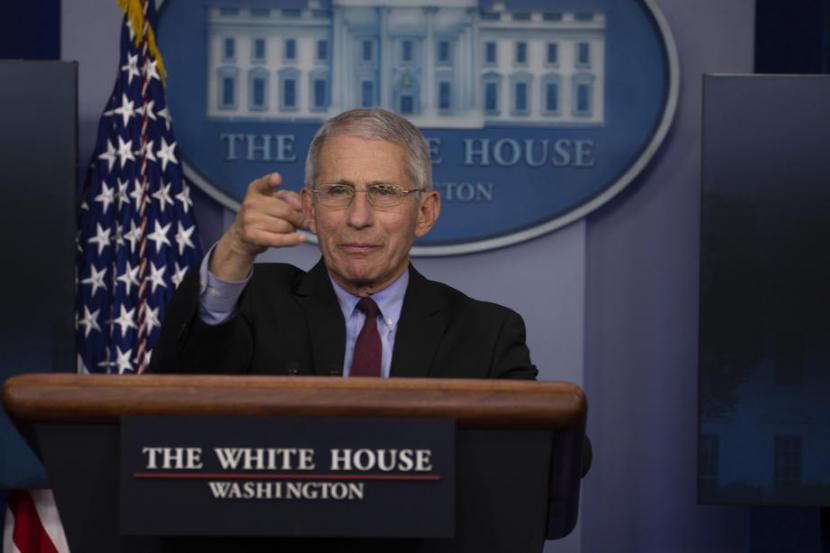 Pakar kesehatan menular Anthony Fauci menyebut tidak ada bukti ilmiah yang mendukung Presiden AS Donald Trump bahwa virus corona berasal dari laboratorium.