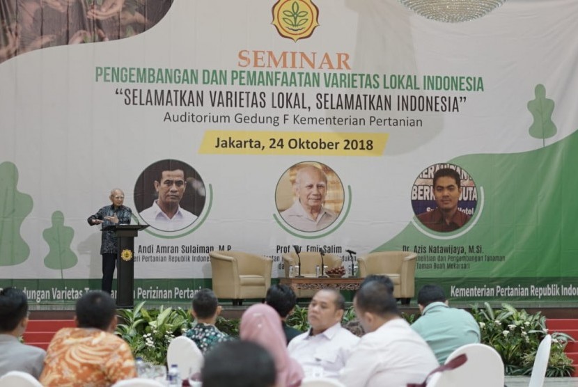Pakar Lingkungan Hidup Emil Salim saat menghadiri “Seminar dan Focus Group Discussion (FGD) Pengembangan dan Pemanfaatan Varietas Lokal Indonesia”