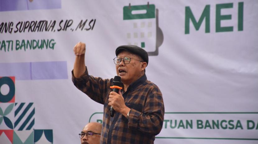 Pakar politik dan pemerintahan Universitas Nurtanio Bandung, Djamu Kertabudi mengapresiasi pencapaian Bupati Bandung Dadang Supriatna yang meraih Universal Health Coverage (UHC) Awards dari Presiden RI, belum lama ini.