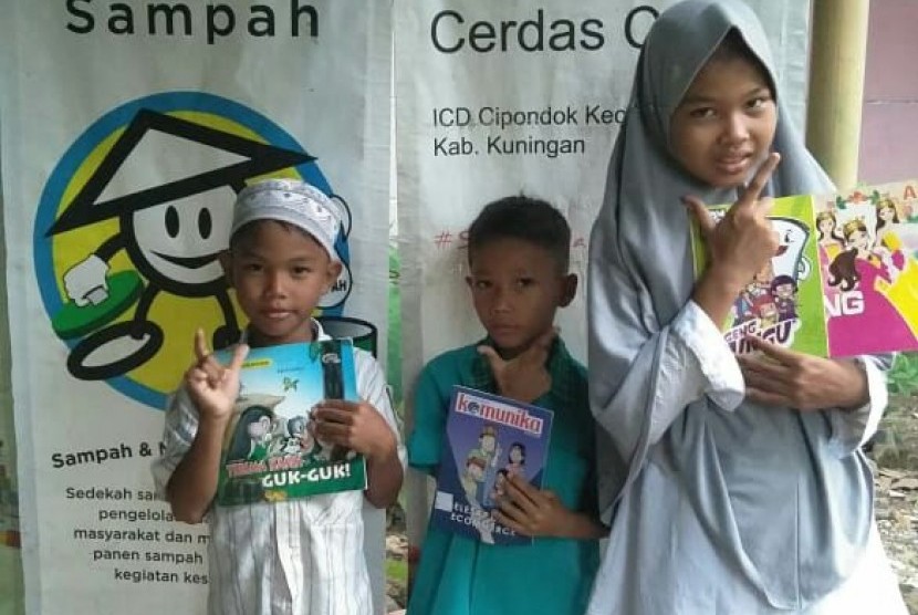 Paket Cinta dari donatur untuk Rumah Baca Cerdas Ceria di Desa Berdaya Cipondok Kecamatan Cibingbin Kabupaten Kuningan.