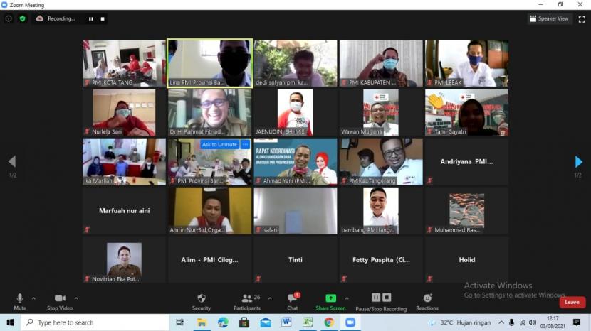 Palang Merah Indonesia (PMI) menggelar rapat virtual dalam rangka penguatan program penanggulangan Covid-19, Selasa (3/8). Rapat tersebut diikuti oleh seluruh pengurus dan markas PMI dari delapan kabupaten/kota di Banten.