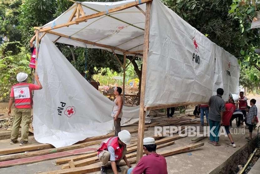 Palang Merah Indonesia (PMI) menginisiasi sekolah darurat bagi korban gempa bumi di Lombok, Nusa Tenggara Barat (NTB).