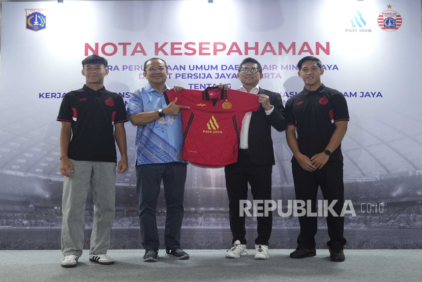 PAM Jaya resmi menjadi sponsor Persija Jakarta untuk Liga 1 musim 2025/2026. 