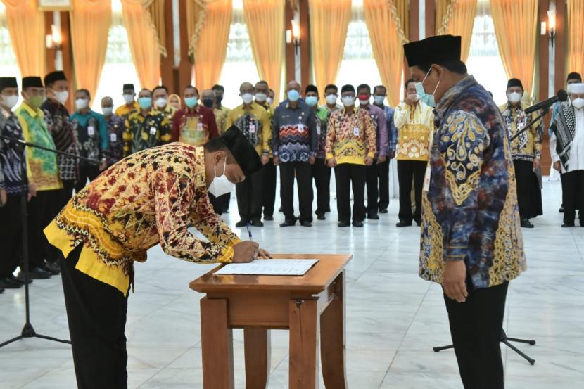 Paman Birin ingatkan visi Kalsel Maju saat pelantikan pejabat pimpinan tinggi Pratama atau pejabat eselon II.