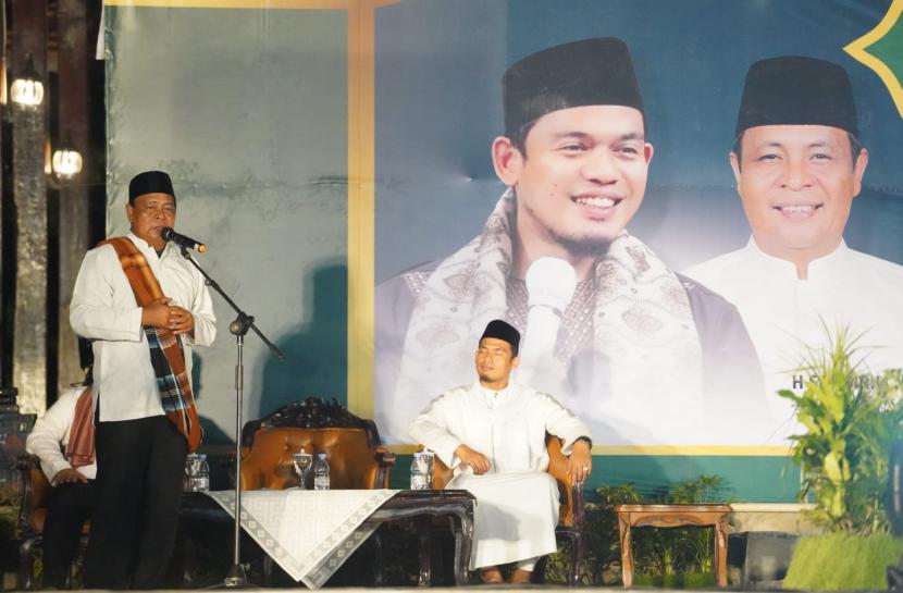  Paman Birin mendatangkan Dr. H. Arrazi Hasyim, MA atau Buya Arrazi di Bumi Shalawat di Kiram, Kabupaten Banjar pada Jumat malam (15/4/2022).