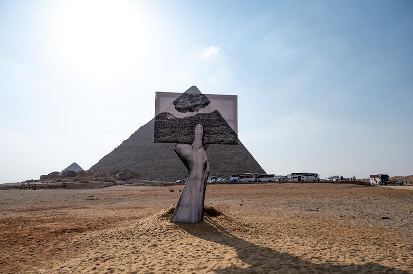 Pameran kontemporer di Piramida Giza