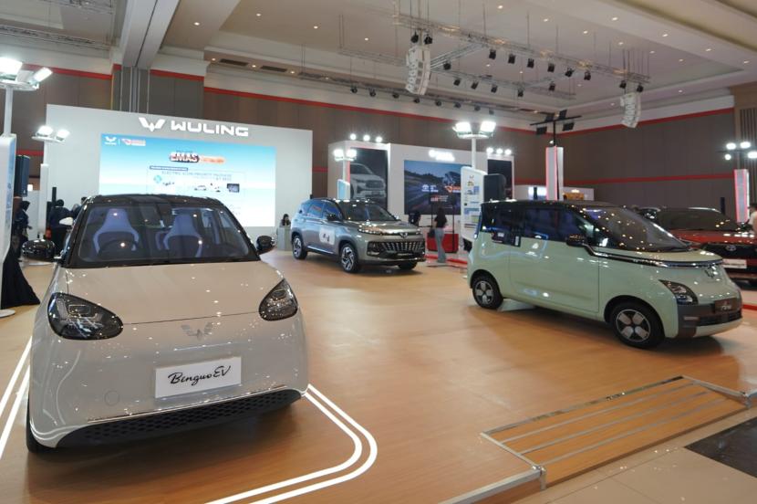 Pameran mobil listrik di GAIKINDO Indonesia  International Autoshow (GIIAS) Bandung 2023.