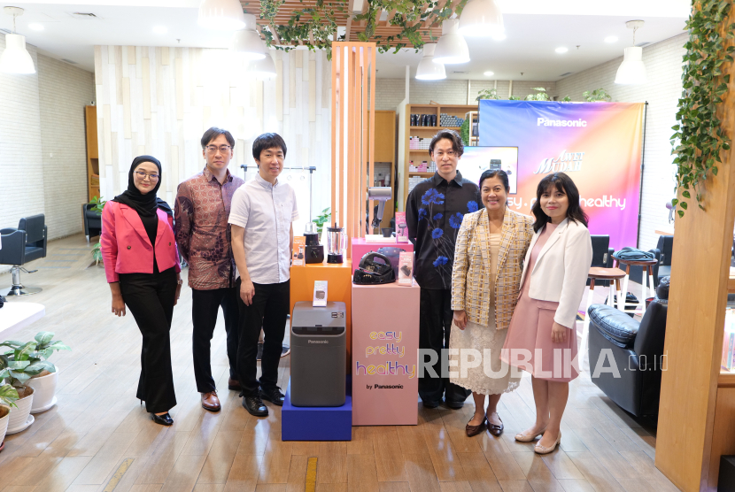 Panasonic Gobel Indonesia berkolaborasi dengan Nobu Salon memperkenalkan produk nanocare Hair Dryer dan Water Softener with Ionization.