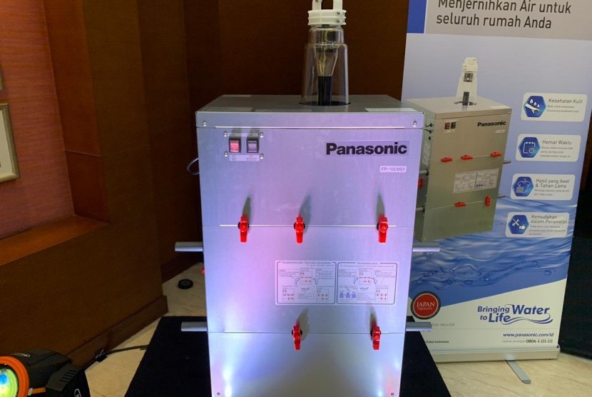 Panasonic-Gobel meluncurkan Water Purification System sebagai penjernih air berteknologi tinggi, tetapi tetap mempertahankan efisiensi listrik dalam memproduksi tersedianya air bersih untuk kalangan rumah tangga. 